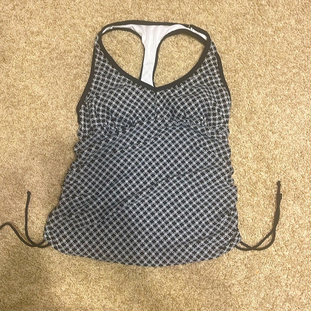 Liz Lange Maternity Tankini Top. Adjustable sides. Black and white geometric.